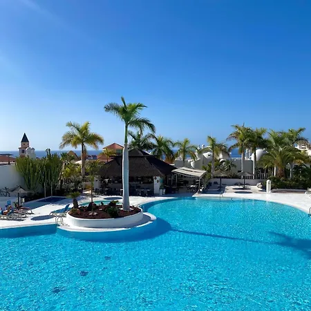 Deluxe - Oceanfront, Heated Pool