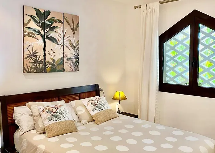 Deluxe - Oceanfront, Heated Pool شقة *