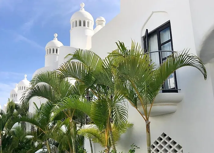 Apartman Deluxe - Oceanfront, Heated Pool *