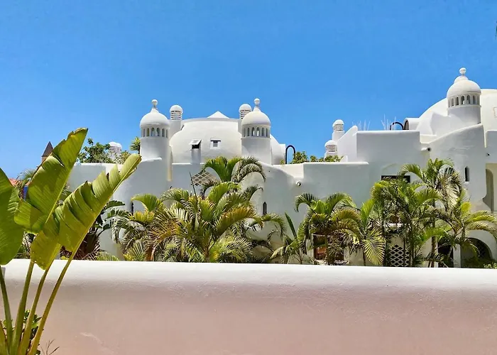 Deluxe - Oceanfront, Heated Pool شقة