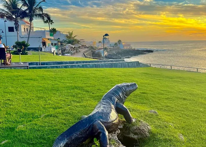 Deluxe - Oceanfront, Heated Pool أذيخي