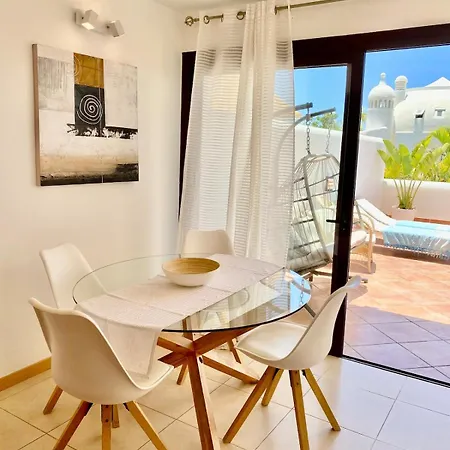 Apartamento Deluxe - Oceanfront, Heated Pool *