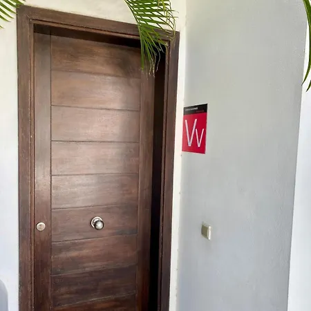 Apartamento Deluxe - Oceanfront, Heated Pool *