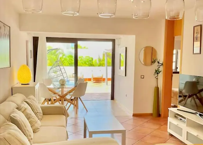 Deluxe - Oceanfront, Heated Pool Daire *