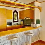 Deluxe - Oceanfront, Heated Pool 公寓