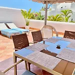Deluxe - Oceanfront, Heated Pool 公寓