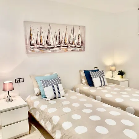 Apartman Deluxe - Oceanfront, Heated Pool Costa Adeje (Tenerife)