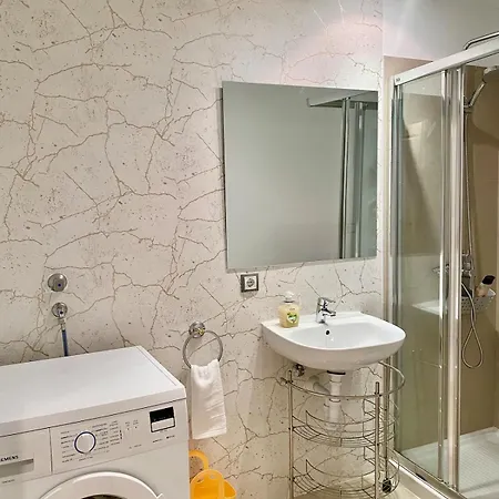 Apartman Deluxe - Oceanfront, Heated Pool