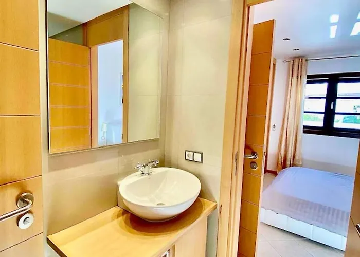 Deluxe - Oceanfront, Heated Pool Appartement